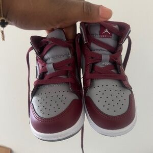 Nike Air Jordan 1 Mid TD Sneaker Toddler Size 8C Cherrywood Red Grey